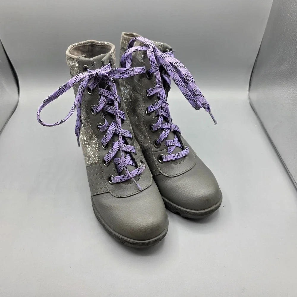Sorel Kids Gray Lace-Up Boots with Purple Laces